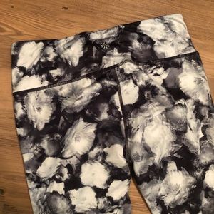 Athleta Chaturanga tight size M